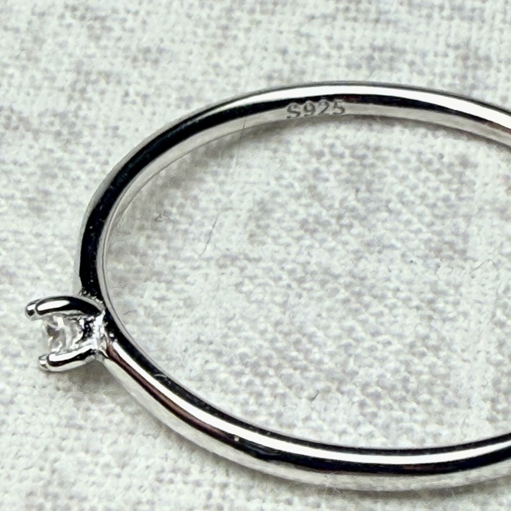 New Sterling Silver & Moissanite Twinkle Solitaire Ring, Size 7 💍 - Picture 4 of 5